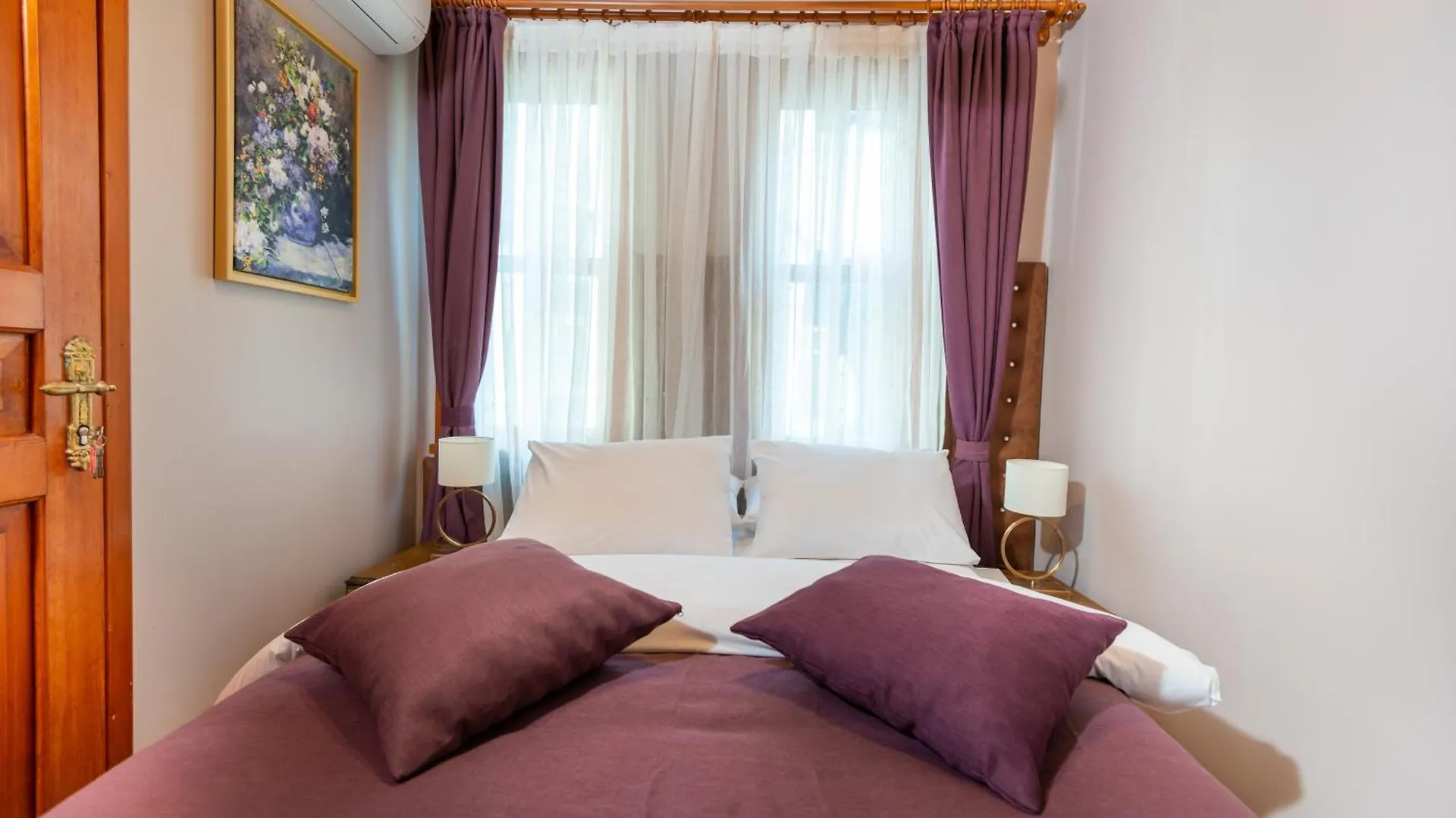 Wonder Wood Hotel Istanbul Bed & Breakfast