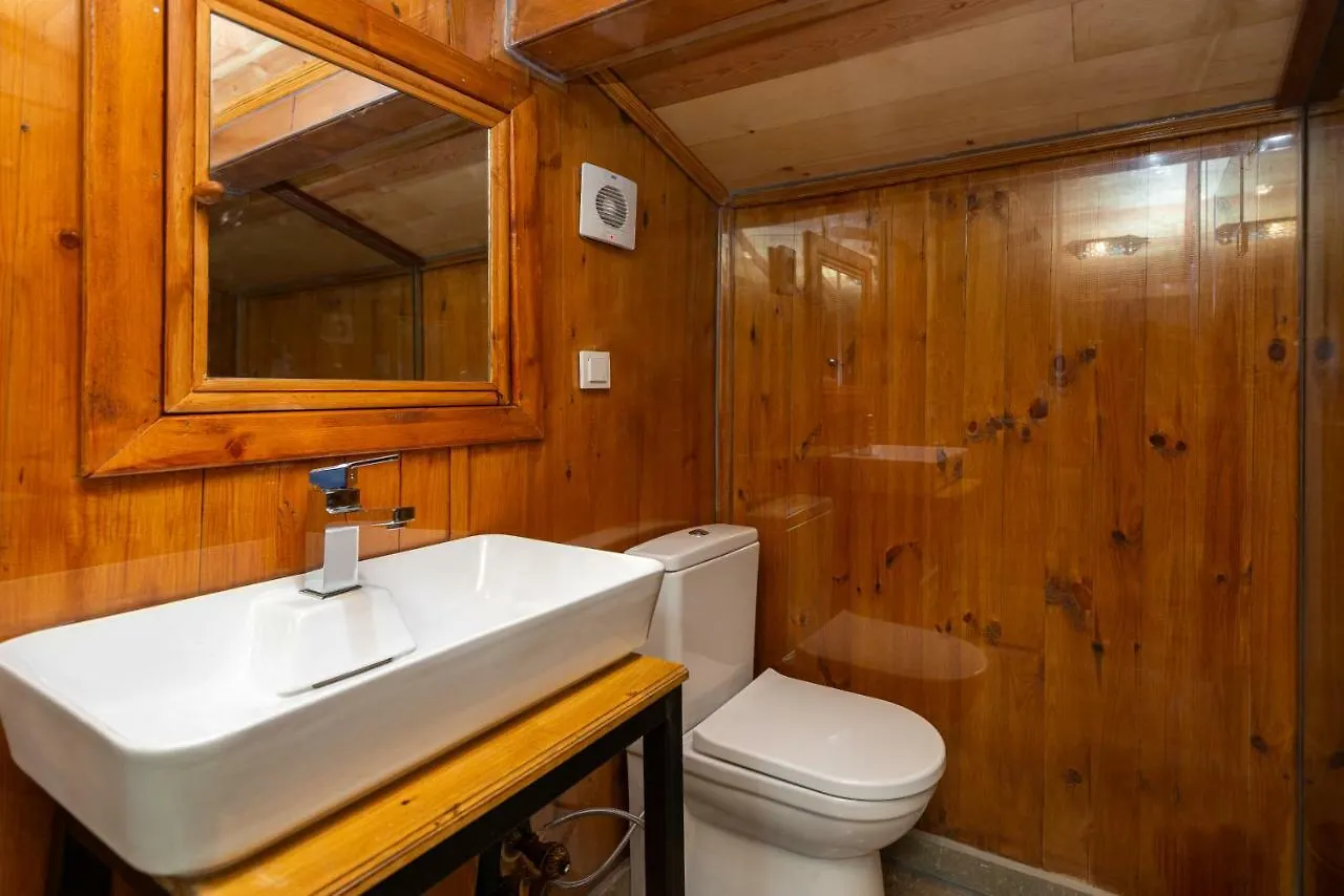 Wonder Wood Hotel Provincia di Provincia di Istanbul Bed & Breakfast